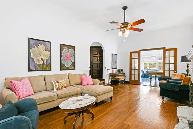 Photo - 414 Lake Shore Dr Unit ID1326851P