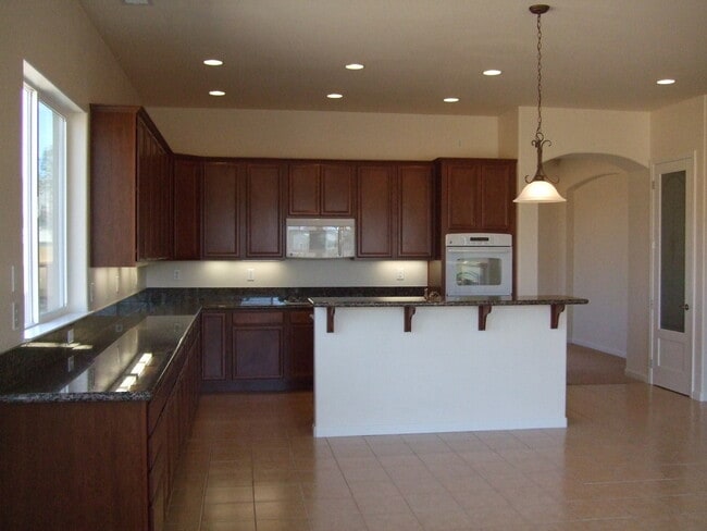 Building Photo - Beautiful Damonte Foothills home coming soon~!