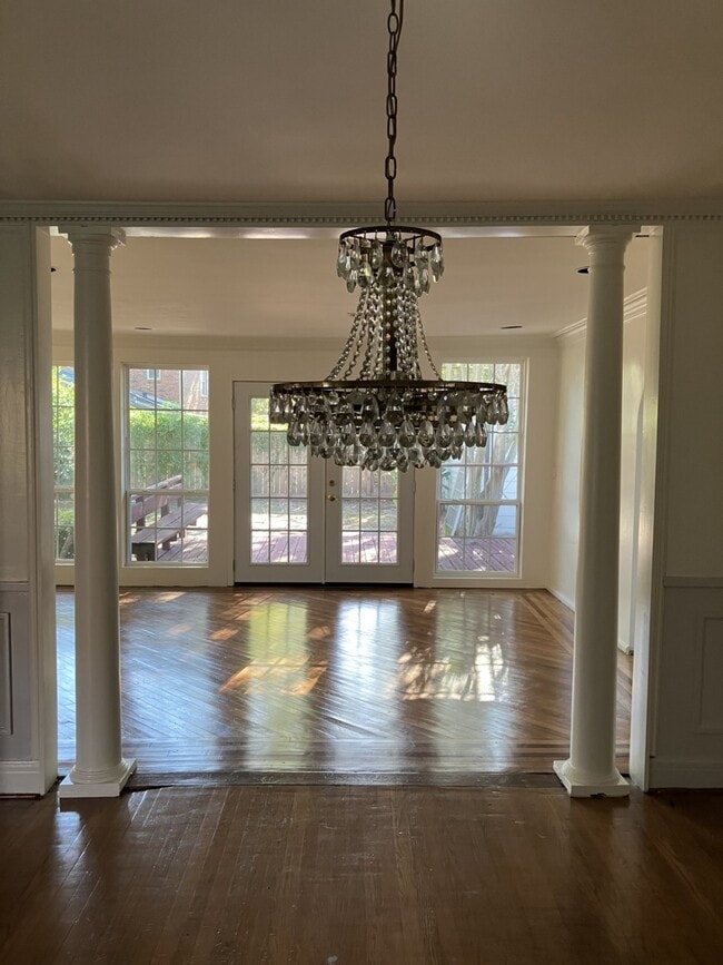 Photo - 3210 Oakdale St