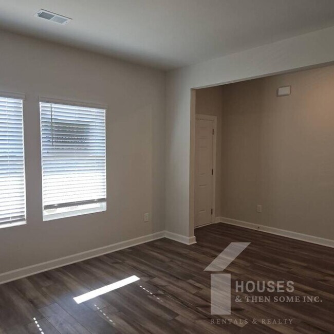 Photo - 185 Vickery Rd