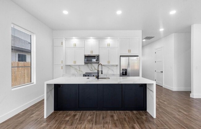 Building Photo - 323 Rd 5840