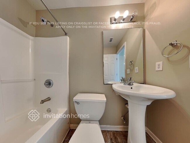 Photo - 1418 Woodbine Ave SE