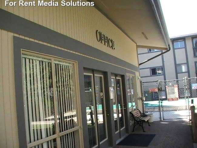 office - Greencrest Apartments