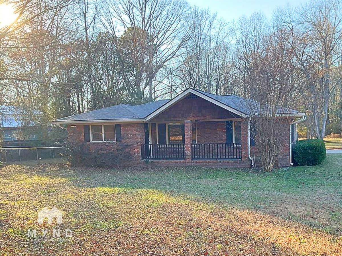 Photo - 2206 Rockdale Dr NW House