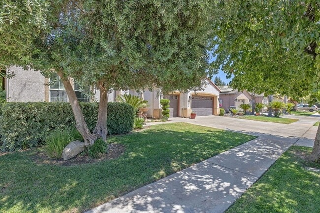 6124 W Delaware Ct