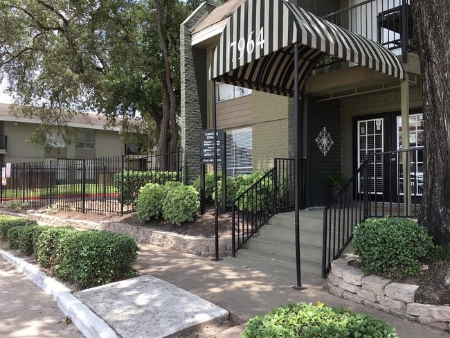 Photo - Ravenwood Apartments