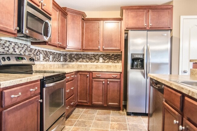 Photo - Pet Friendly Four Bedroom with Basement!