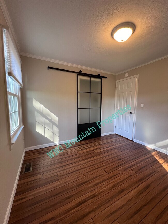 Photo - 247 Pleasant Meadow Ln