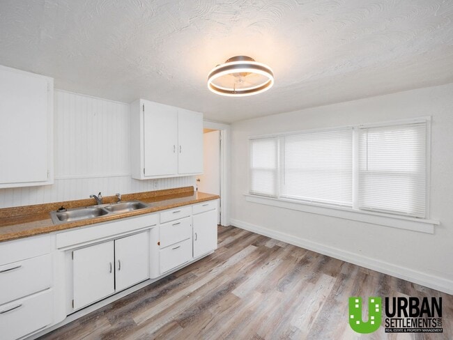 Photo - 370 E 8th Ave Unidad C