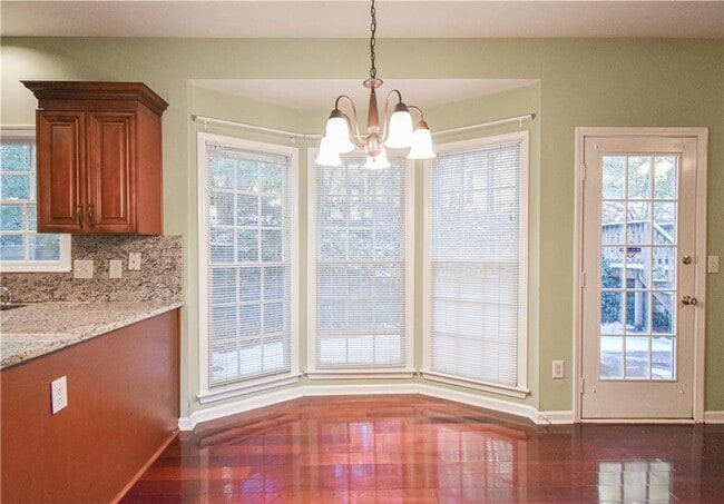 Photo - 1104 Sadlers Close