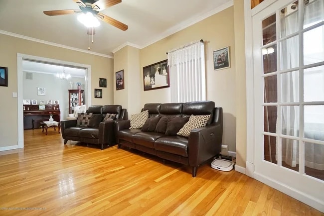 Photo - 25 Nicholas Ave