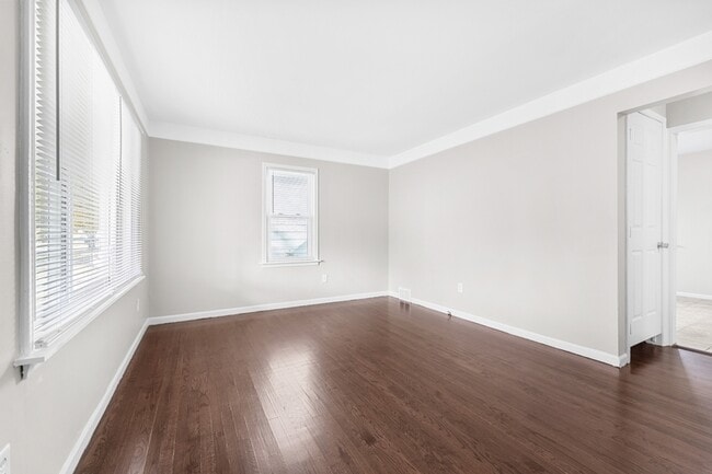 Photo - 6463 Weddel St