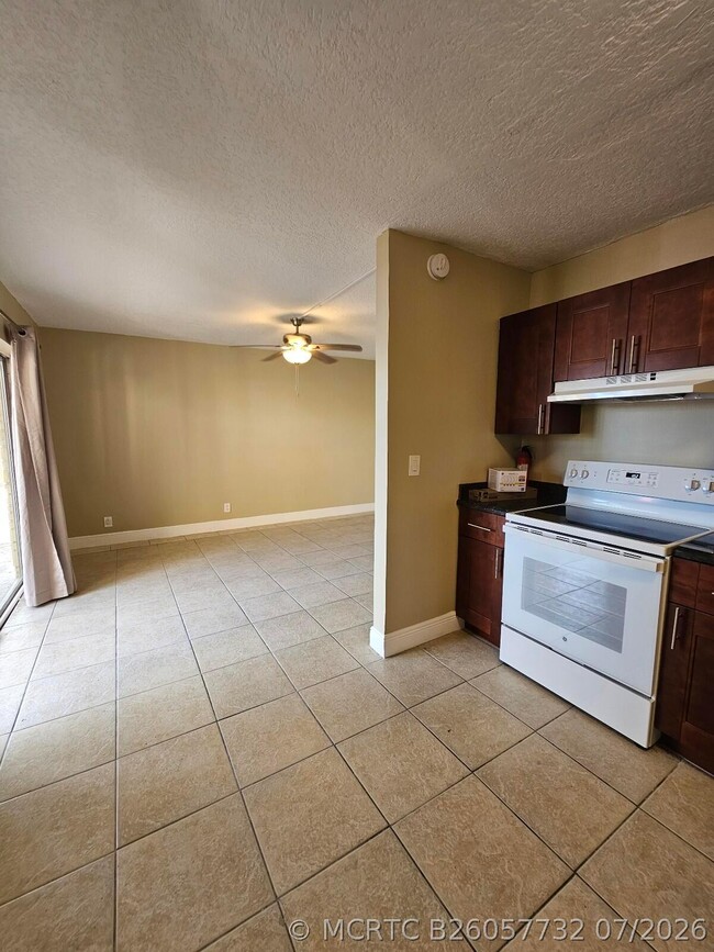 Photo - 1200 Blue Heron Blvd Unit 5