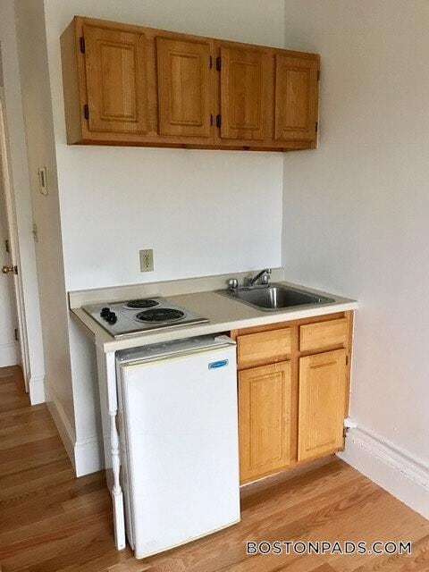 Building Photo - 1077 Beacon St Rental