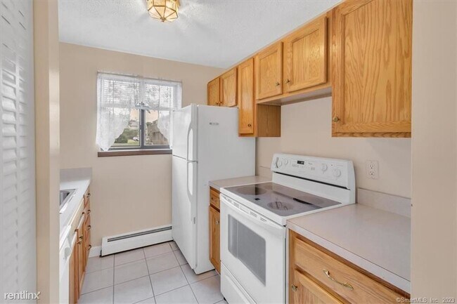 Photo - 1 br, 1 bath Condo - 23 I Amato Drive I