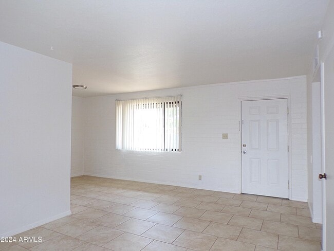 Photo - 307 1st St Unit B