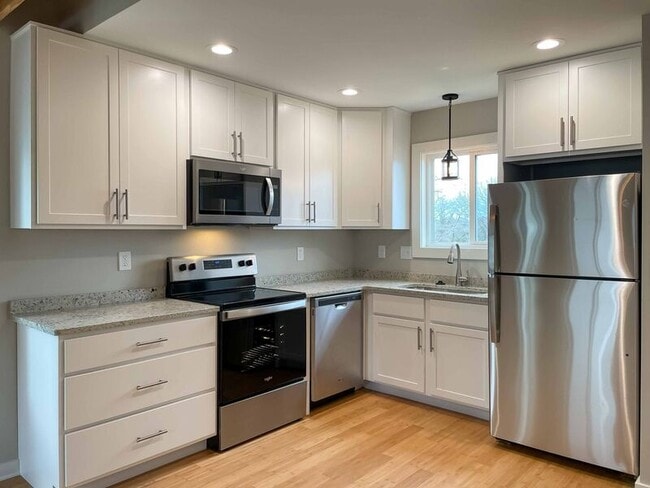 Photo - 57 W Cascade St