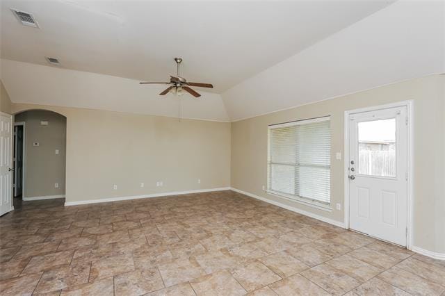 Photo - 120 Currie Ct