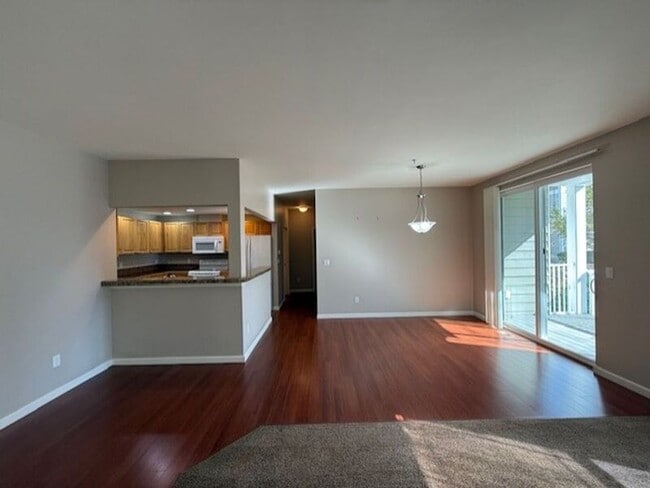 Photo - 910 Medical Center Dr Unit F102