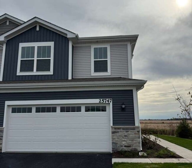 Building Photo - 25747 W Yorkshire Dr