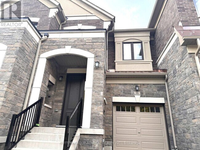Photo - 16 Donnacona Dr