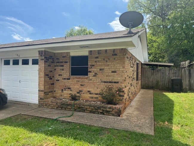 Building Photo - 106-106 Jester Cir Unit 104