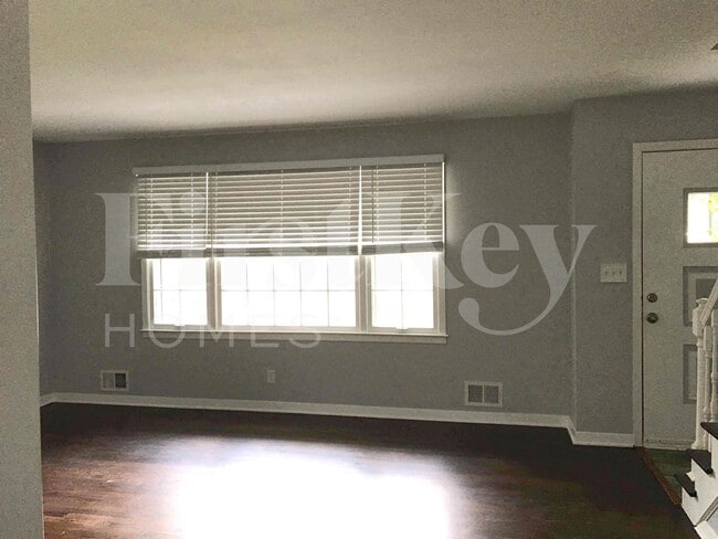 Photo - 8712 Marty Ln