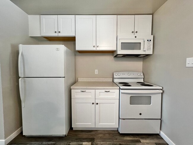 Photo - Newly Remodeled 2 Bed, 1 Bath Upper Unit in Greeley!