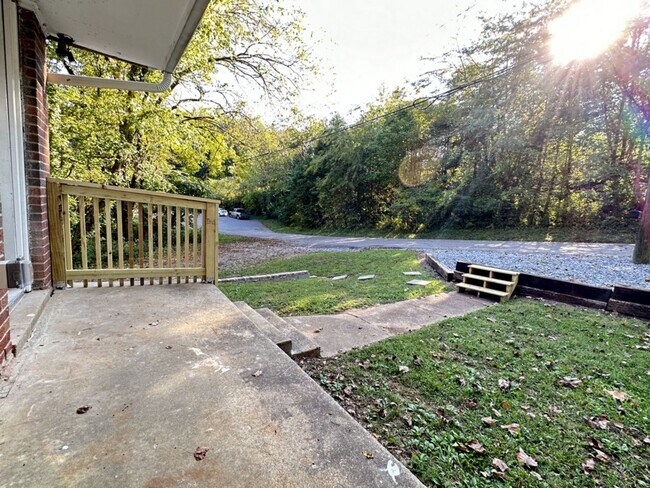 Photo - 492 Oak St Unit B