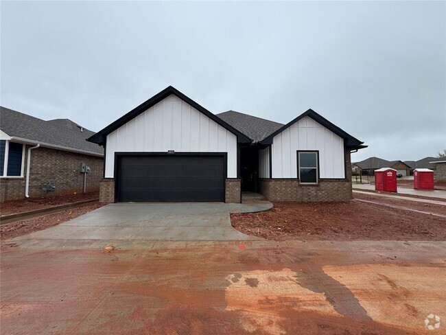 Building Photo - 6820 Labelle Dr Rental