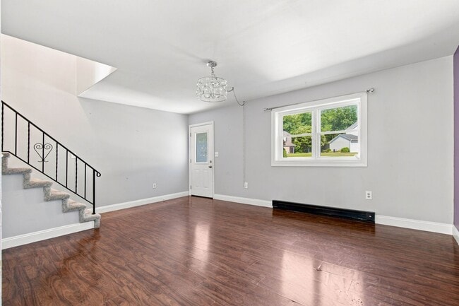 Photo - 1008 Cloverton Dr