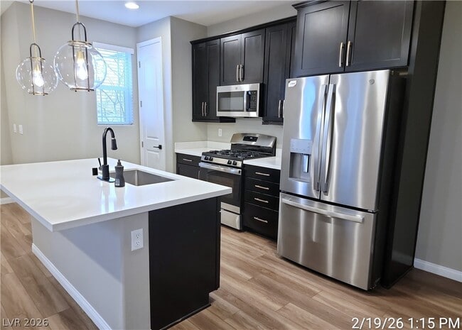 Building Photo - 716 N Water St