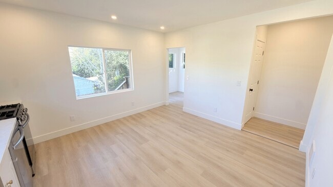 Photo - 1733 Magazine St