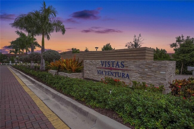 Photo - 909 NE 211th St