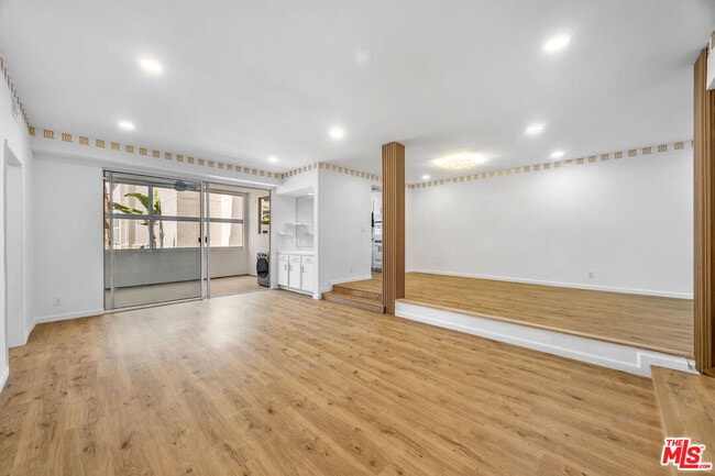 Photo - 14144 Dickens St Unit 122