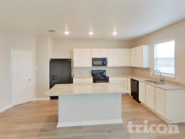 Photo - 1335 Coltview Pl