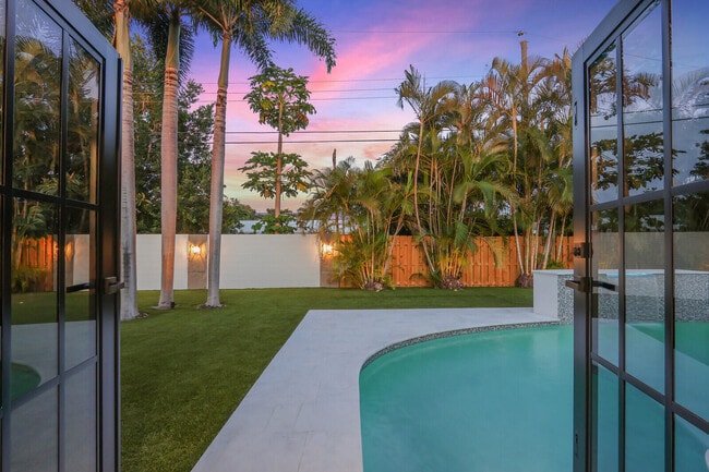 Photo - 391 W Riverside Dr