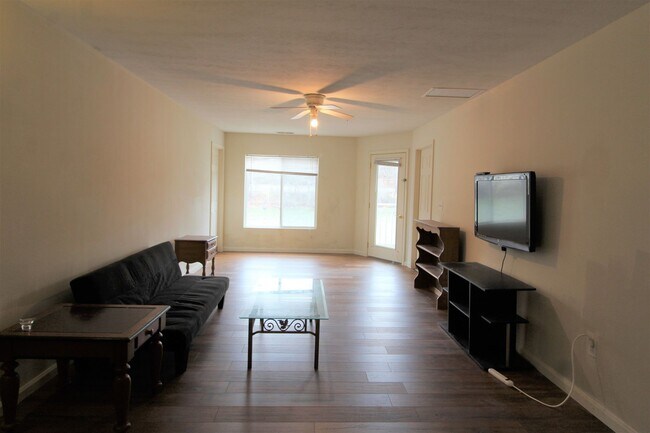 Photo - River View Condo in Star City - 4 Bedrooms...