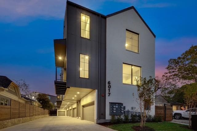 Building Photo - 6017 Hudson St Unit 101