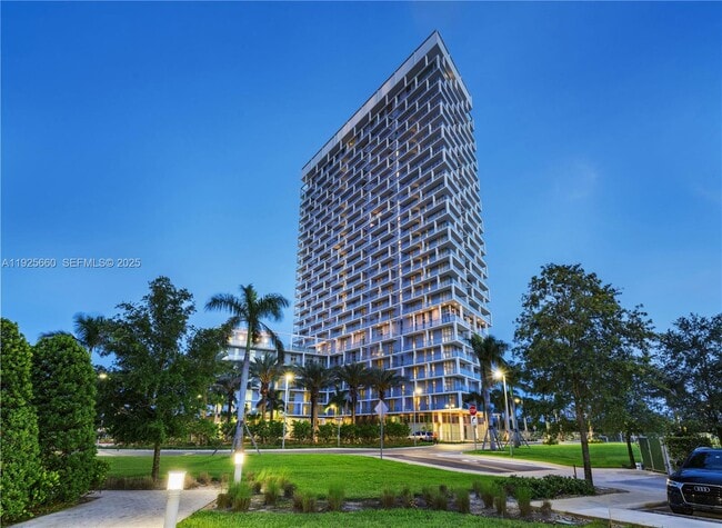 Photo - 2000 Metropica Wy Unit 1004