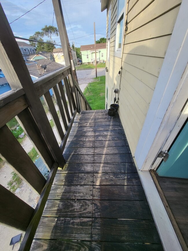 Photo - Galveston 4-plex Ave K Unit R2