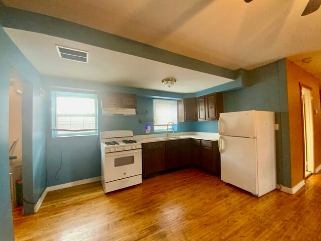 Photo - 4351 N Western Ave