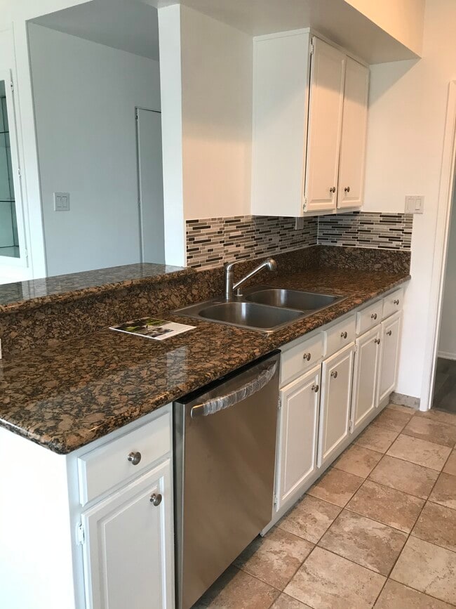 Photo - 14607 Erwin St Unidad 14607 ERWIN ST