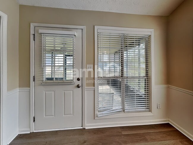 Photo - 2880 Camelot Woods Dr