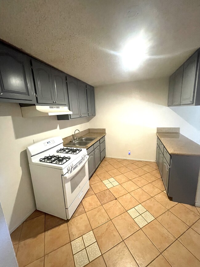 Photo - 4321 Lennox Blvd Unit 6