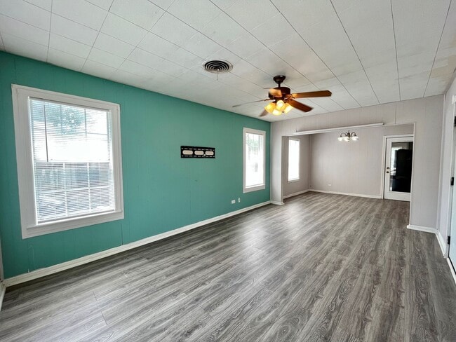 Photo - 703 W Olmos Dr