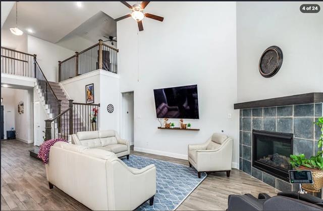 916 Azure Ln