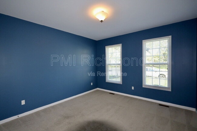 Photo - 7183 Yare St