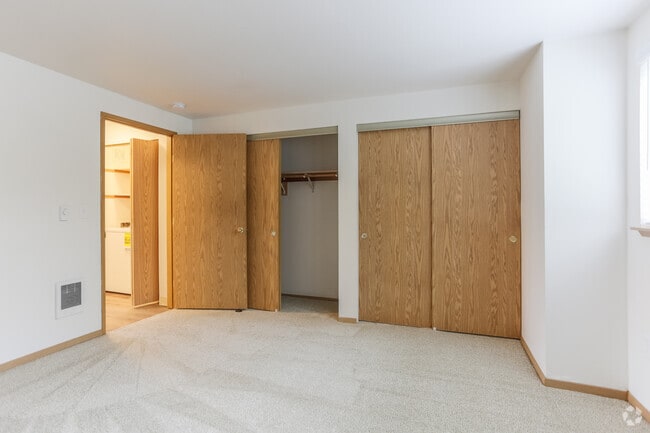 1BR, 1BA - 720SF