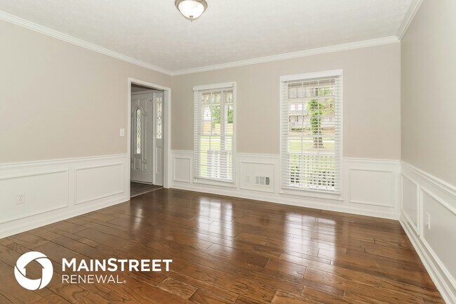 Photo - 1557 Isham Dr